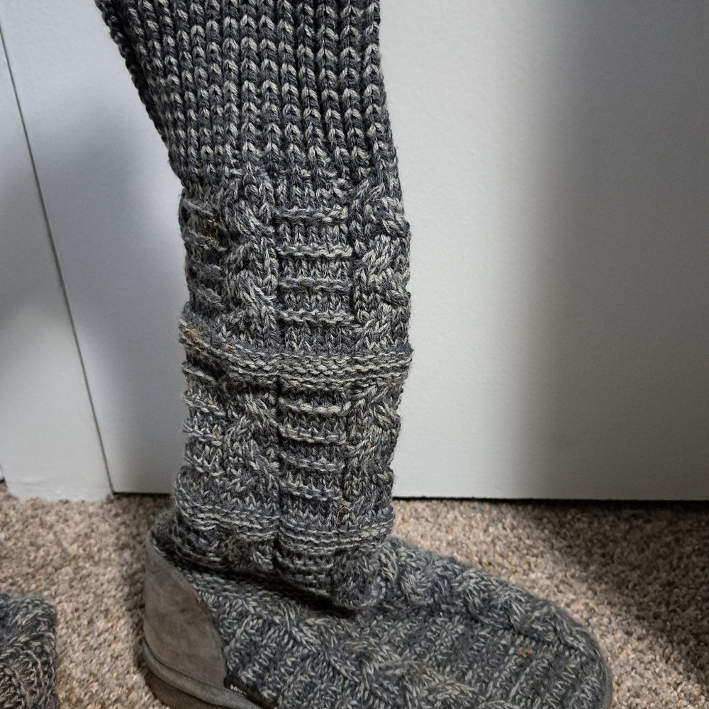 Mukluk knit slipper boot